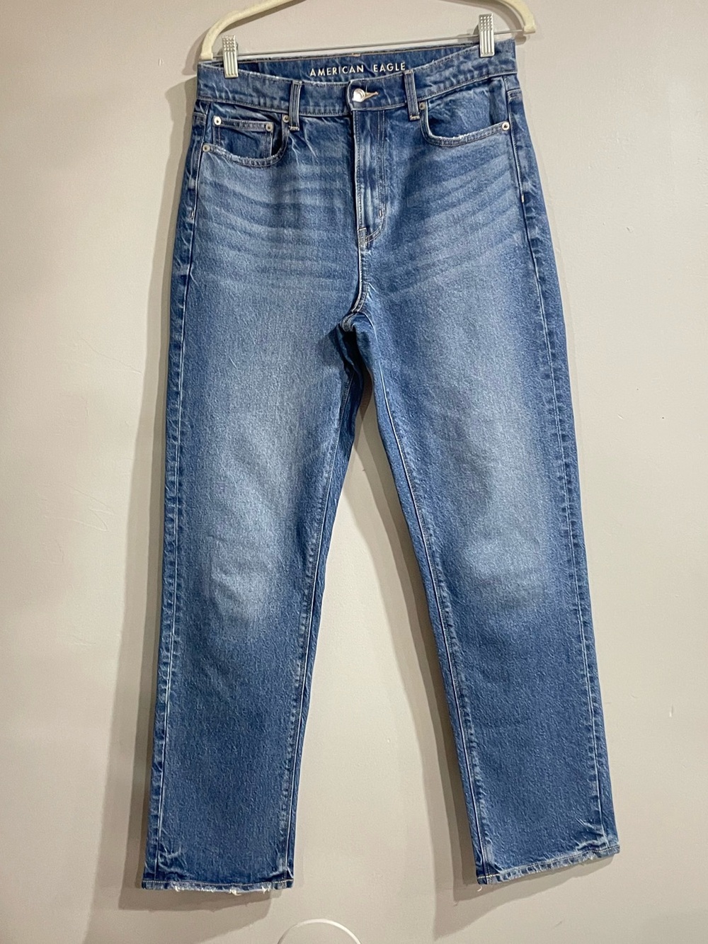 American Eagle Super High-Rise Straight Jeans Medium Wash Size 8